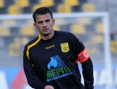 Ο παλαίμαχος ποδοσφαιριστής Νίκος Κυζερίδης «νίκησε» τον καρκίνο και πανηγυρίζει (φωτό)